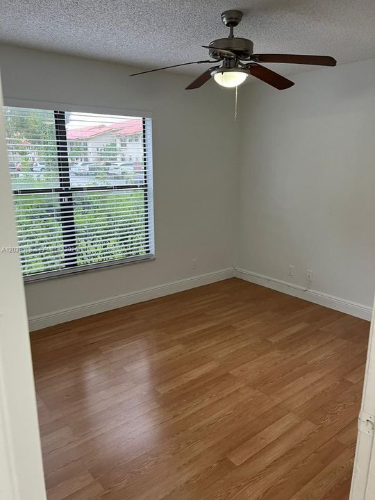В аренду: $2,250 (3 спален, 2 ванн, 1156 Квадратных фут)
