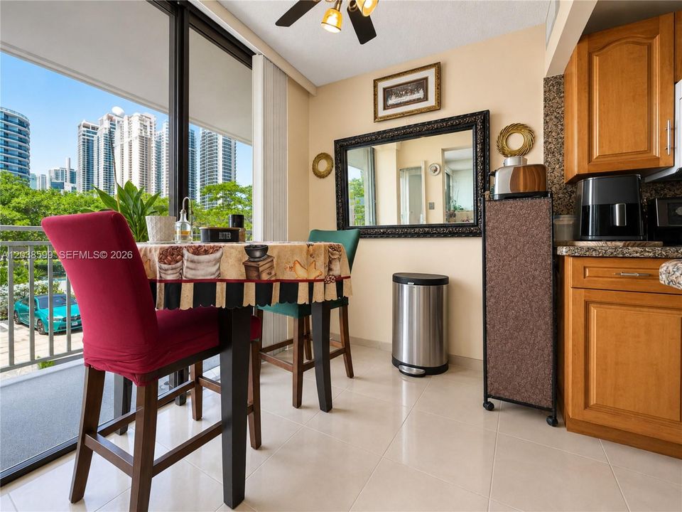 For Sale: $360,000 (2 beds, 2 baths, 1294 Square Feet)