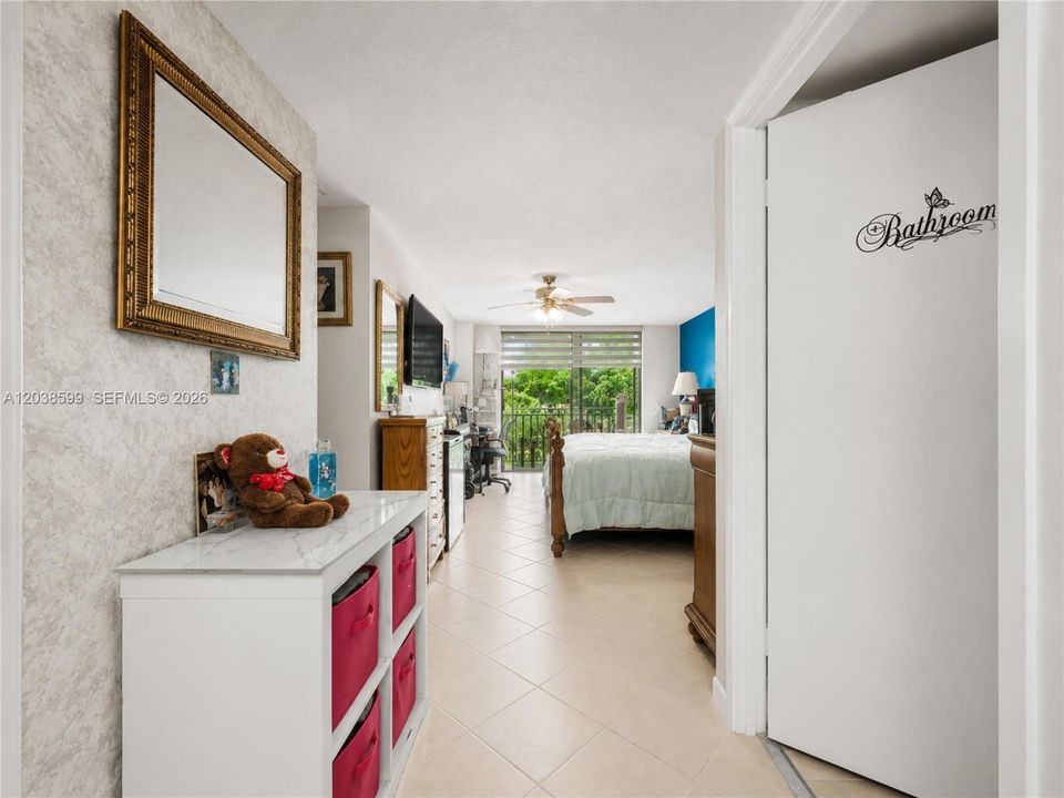 For Sale: $360,000 (2 beds, 2 baths, 1294 Square Feet)
