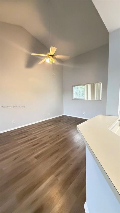 For Sale: $225,000 (2 beds, 2 baths, 1096 Square Feet)