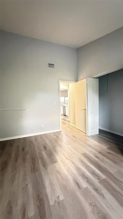 For Sale: $225,000 (2 beds, 2 baths, 1096 Square Feet)