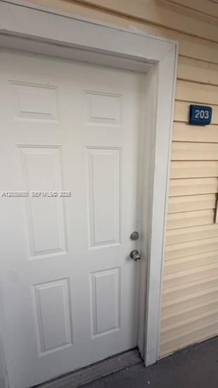 For Sale: $225,000 (2 beds, 2 baths, 1096 Square Feet)