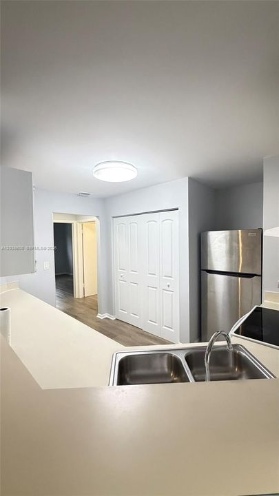 For Sale: $225,000 (2 beds, 2 baths, 1096 Square Feet)