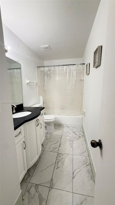 For Sale: $225,000 (2 beds, 2 baths, 1096 Square Feet)
