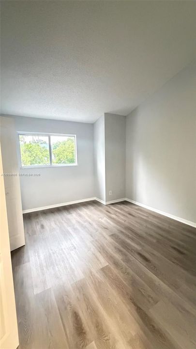 For Sale: $225,000 (2 beds, 2 baths, 1096 Square Feet)