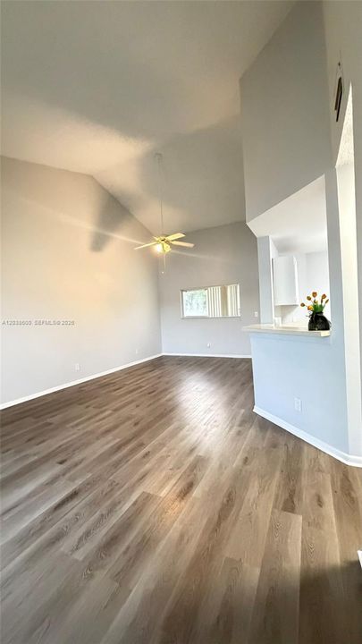 For Sale: $225,000 (2 beds, 2 baths, 1096 Square Feet)