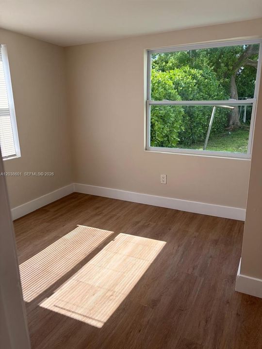 For Sale: $380,000 (3 beds, 2 baths, 836 Square Feet)