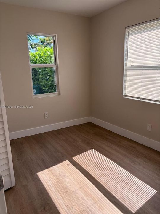 For Sale: $380,000 (3 beds, 2 baths, 836 Square Feet)