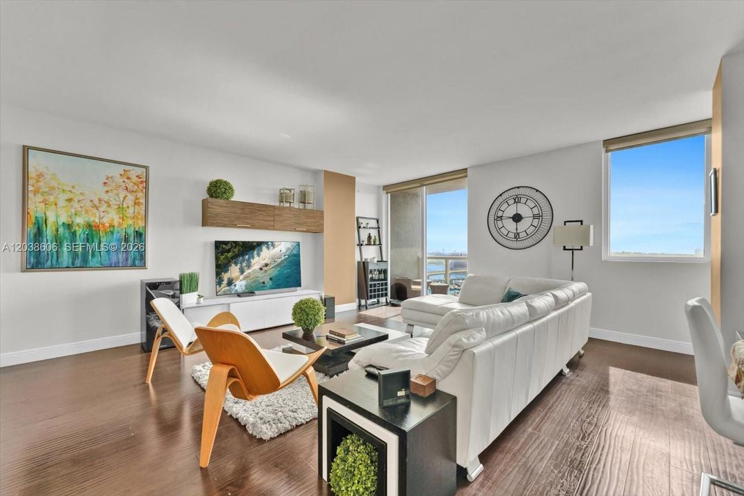 For Sale: $763,400 (2 beds, 2 baths, 1590 Square Feet)