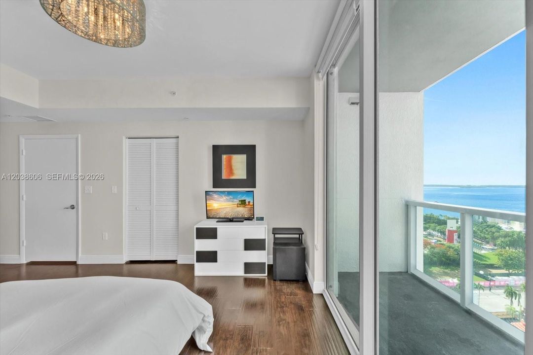 For Sale: $763,400 (2 beds, 2 baths, 1590 Square Feet)