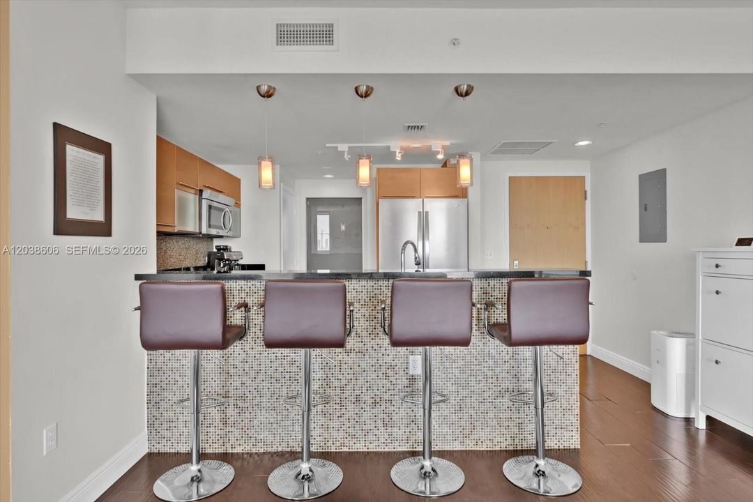 For Sale: $763,400 (2 beds, 2 baths, 1590 Square Feet)