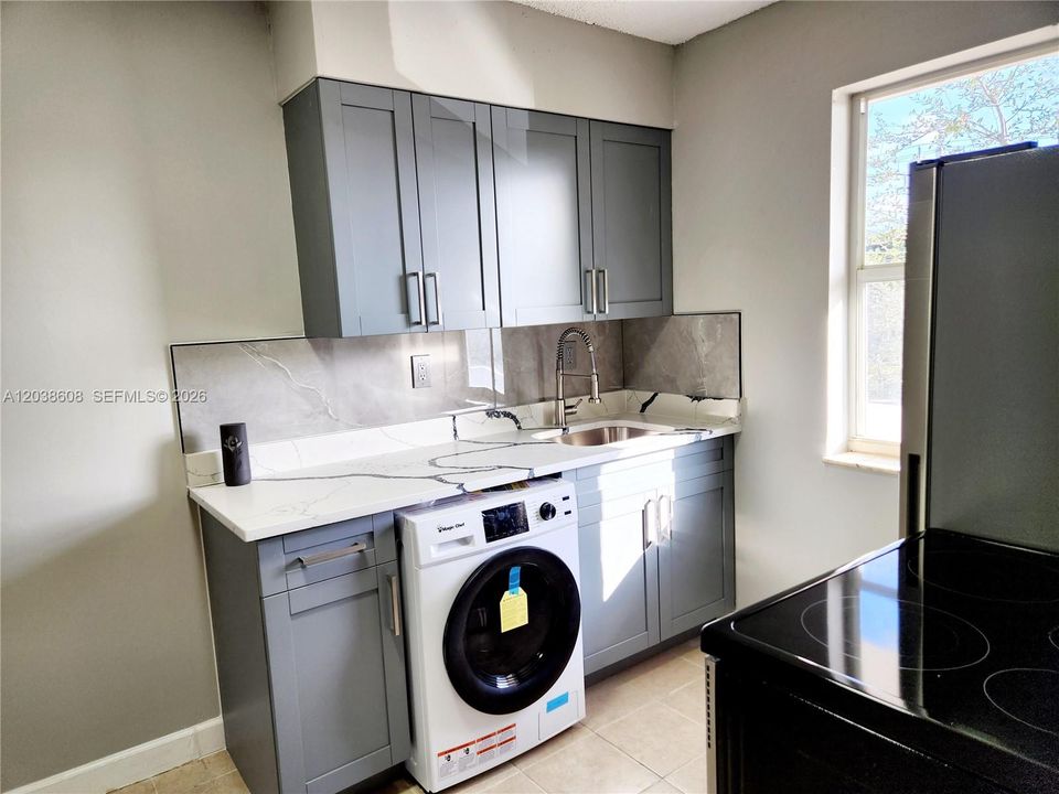 В аренду: $1,750 (1 спален, 1 ванн, 600 Квадратных фут)
