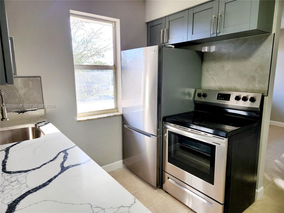 В аренду: $1,750 (1 спален, 1 ванн, 600 Квадратных фут)
