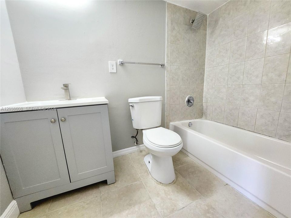 В аренду: $1,750 (1 спален, 1 ванн, 600 Квадратных фут)