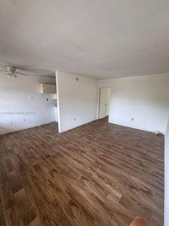 На продажу: $154,000 (1 спален, 1 ванн, 572 Квадратных фут)