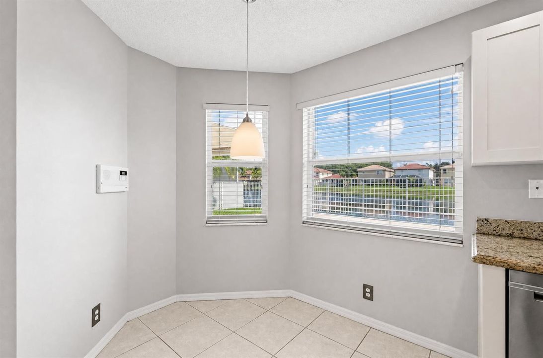 3961 Crescent Creek Place - Eat In