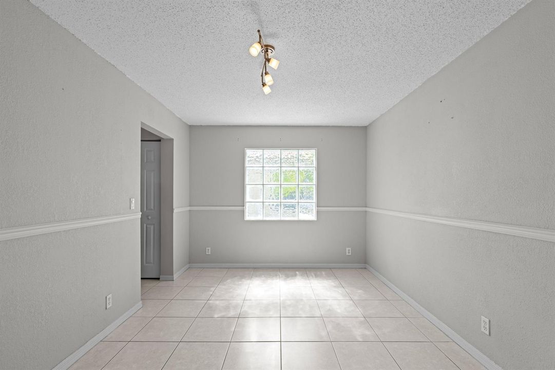 3961 Crescent Creek Place - Dining