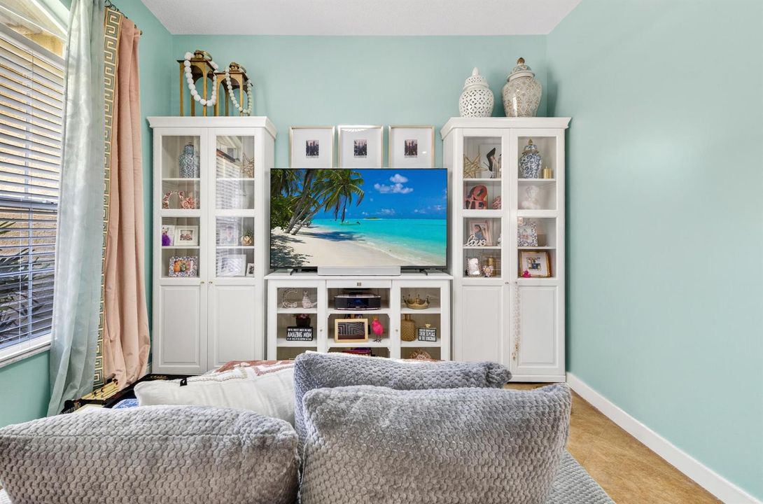 Bedroom/Office