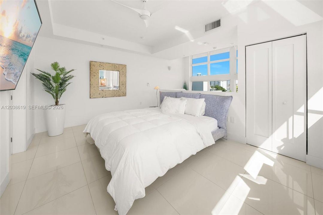 En Venta: $2,100,000 (3 camas, 3 baños, 2266 Pies cuadrados)