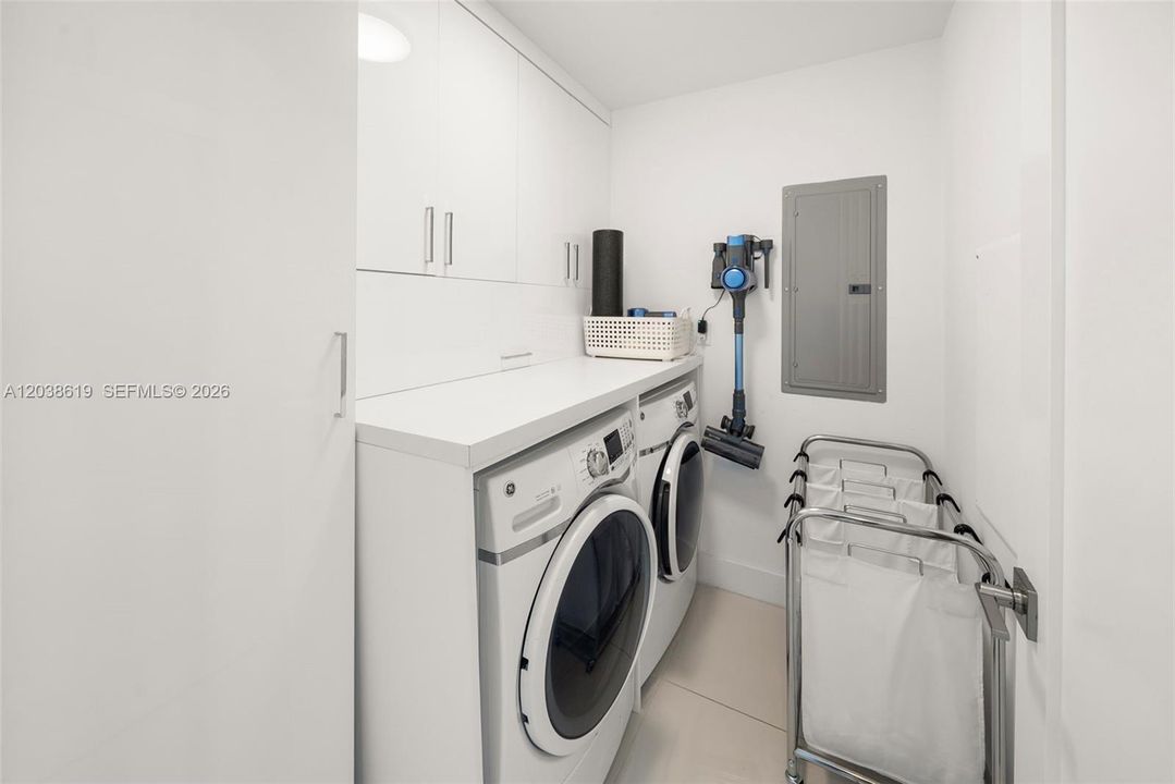 En Venta: $2,100,000 (3 camas, 3 baños, 2266 Pies cuadrados)