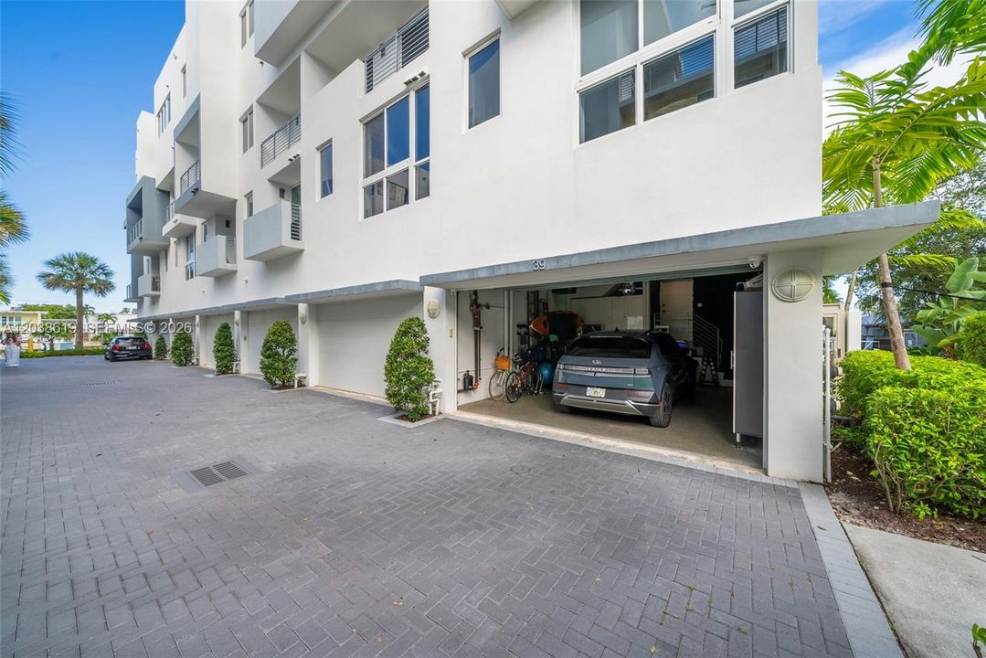 En Venta: $2,100,000 (3 camas, 3 baños, 2266 Pies cuadrados)
