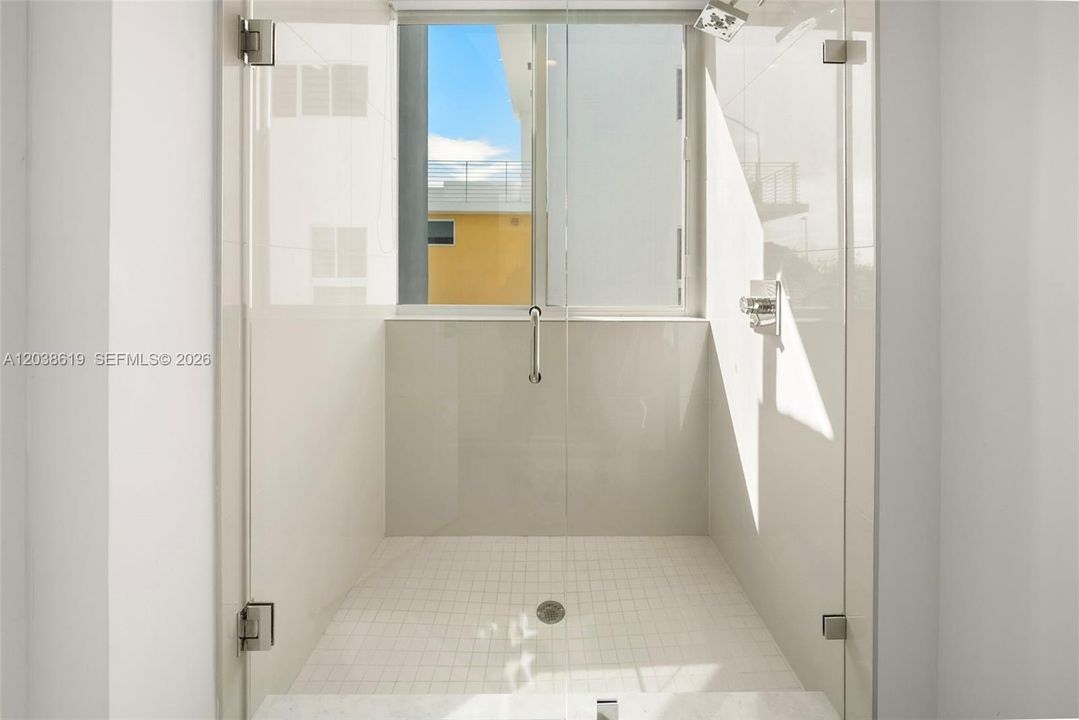 En Venta: $2,100,000 (3 camas, 3 baños, 2266 Pies cuadrados)