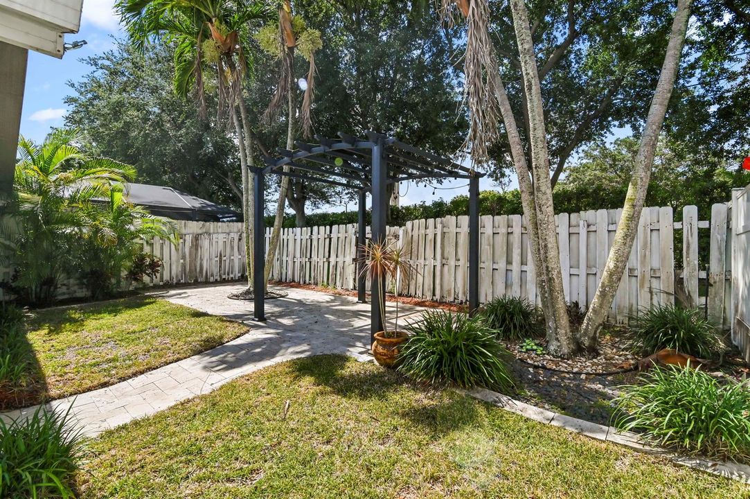 26 Backyard 03