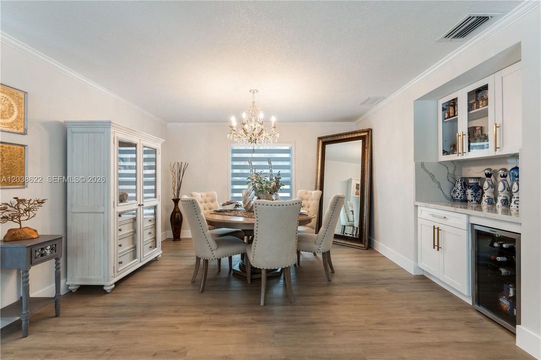 На продажу: $1,225,000 (5 спален, 3 ванн, 2930 Квадратных фут)