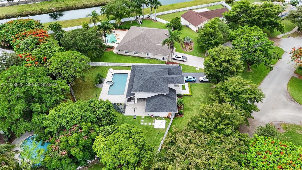 На продажу: $1,225,000 (5 спален, 3 ванн, 2930 Квадратных фут)