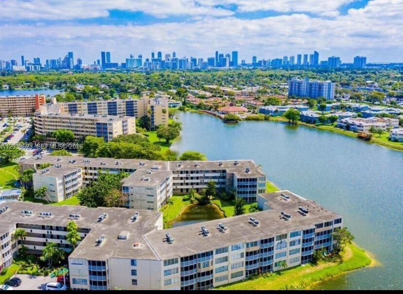 For Sale: $149,900 (1 beds, 1 baths, 1036 Square Feet)