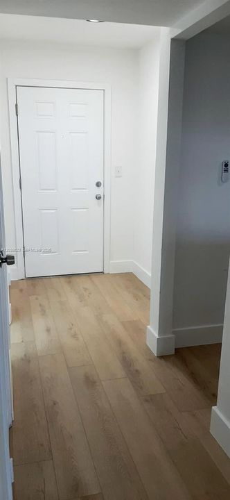 For Sale: $149,900 (1 beds, 1 baths, 1036 Square Feet)