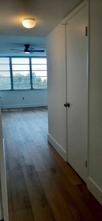 For Sale: $149,900 (1 beds, 1 baths, 1036 Square Feet)