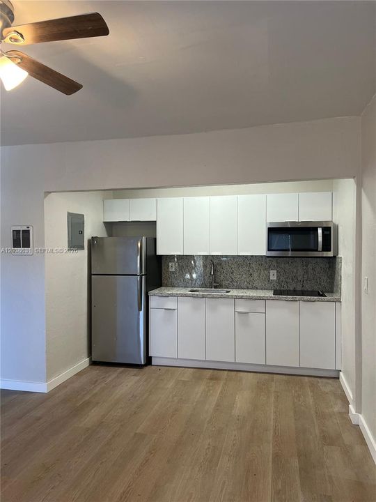 For Rent: $1,450 (1 beds, 1 baths, 500 Square Feet)