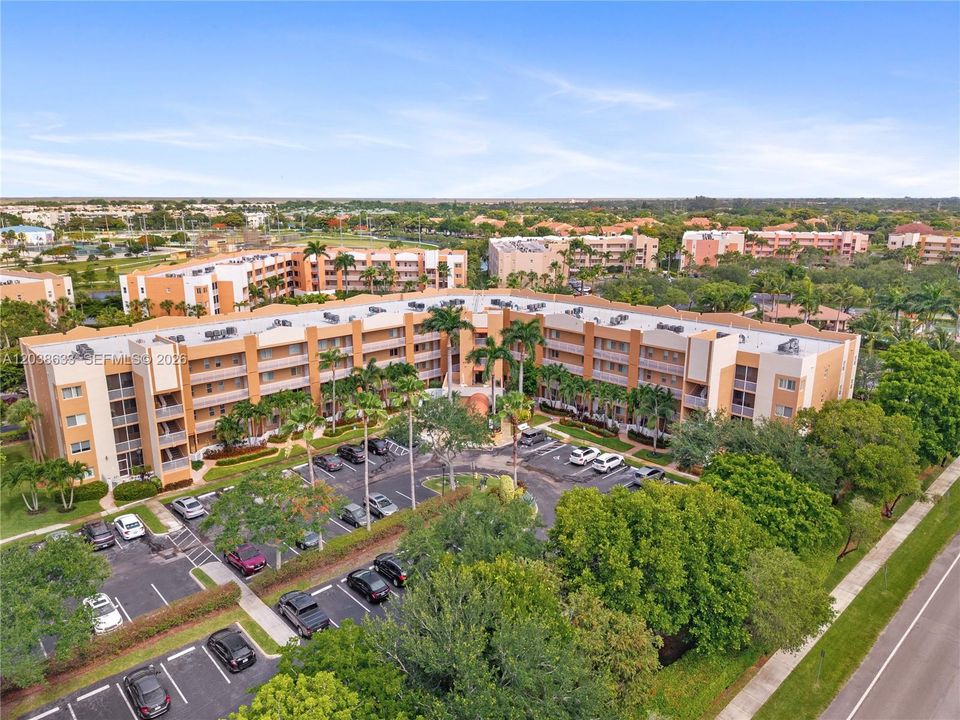 For Sale: $230,000 (2 beds, 2 baths, 1305 Square Feet)