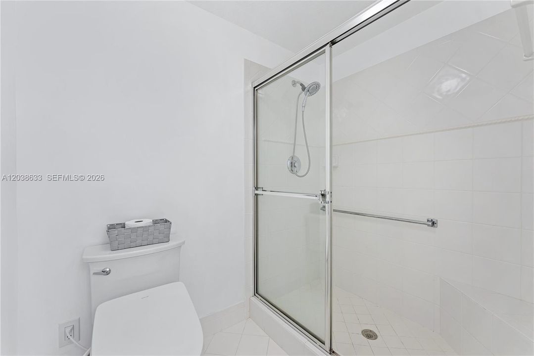 For Sale: $230,000 (2 beds, 2 baths, 1305 Square Feet)