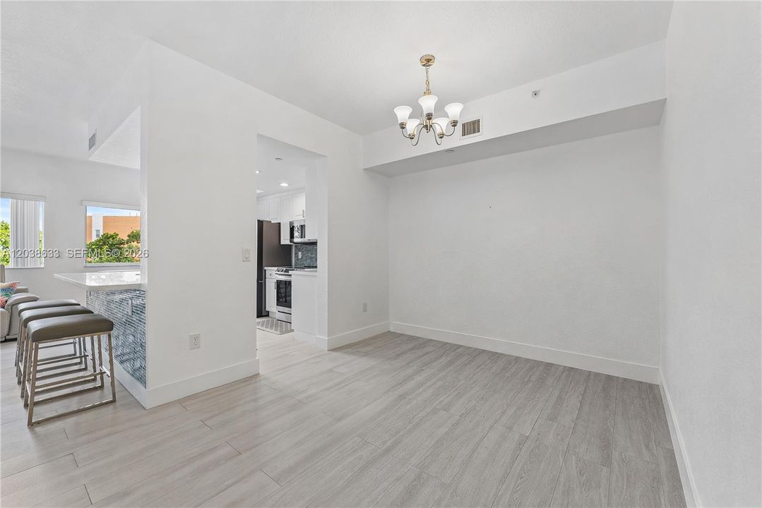For Sale: $230,000 (2 beds, 2 baths, 1305 Square Feet)
