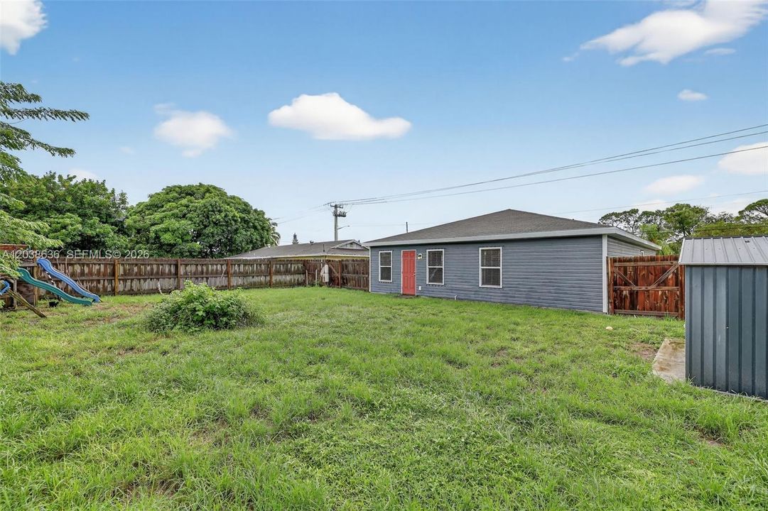 For Sale: $345,000 (3 beds, 2 baths, 1236 Square Feet)