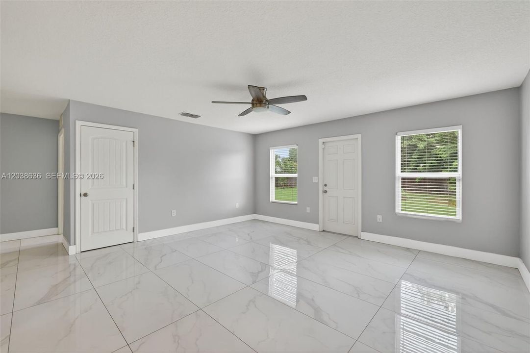 For Sale: $345,000 (3 beds, 2 baths, 1236 Square Feet)