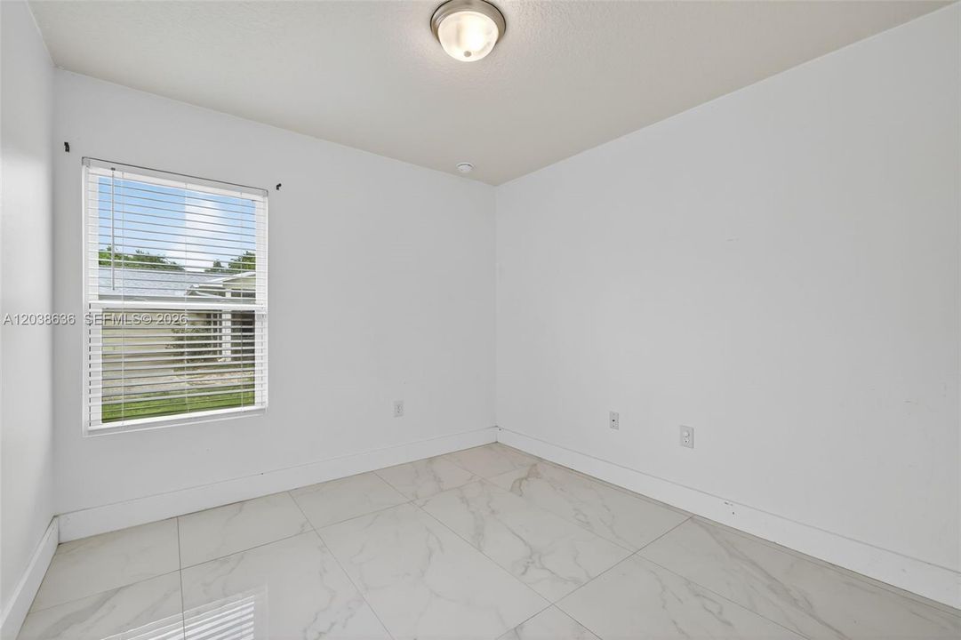 For Sale: $345,000 (3 beds, 2 baths, 1236 Square Feet)