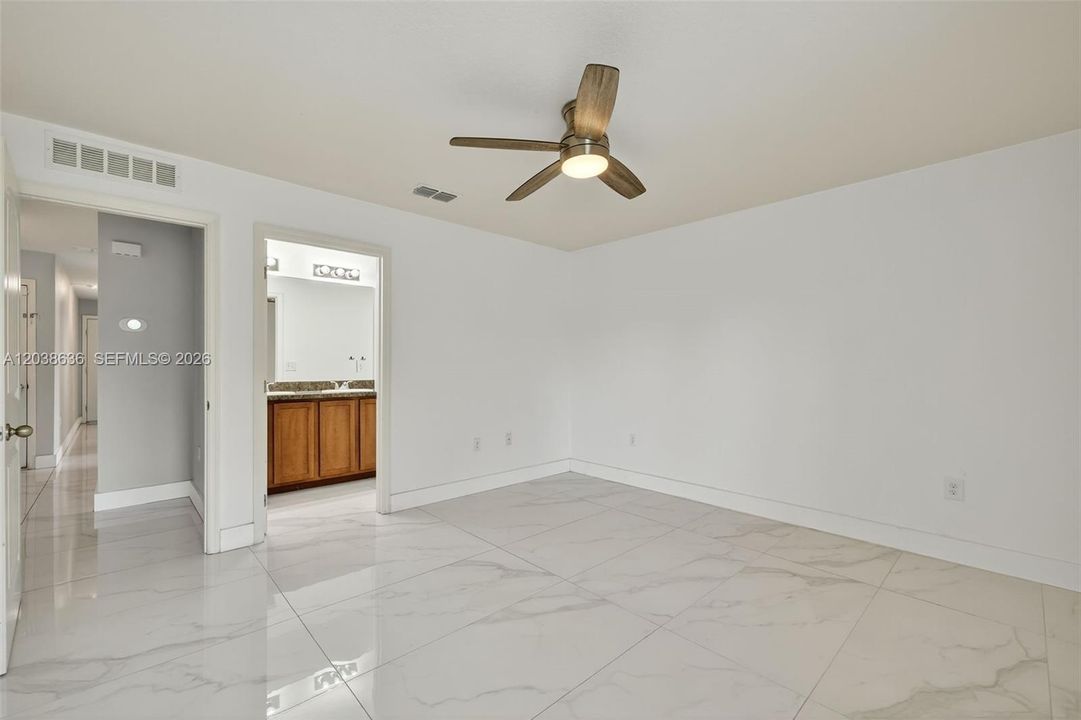 For Sale: $345,000 (3 beds, 2 baths, 1236 Square Feet)
