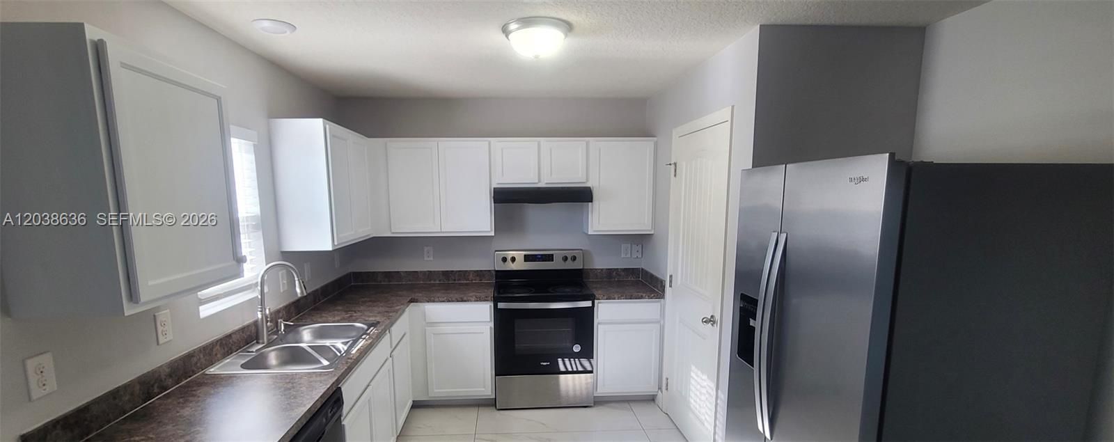 For Sale: $345,000 (3 beds, 2 baths, 1236 Square Feet)