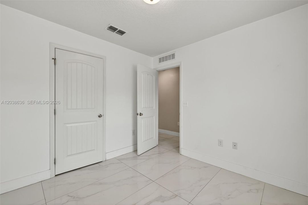 For Sale: $345,000 (3 beds, 2 baths, 1236 Square Feet)