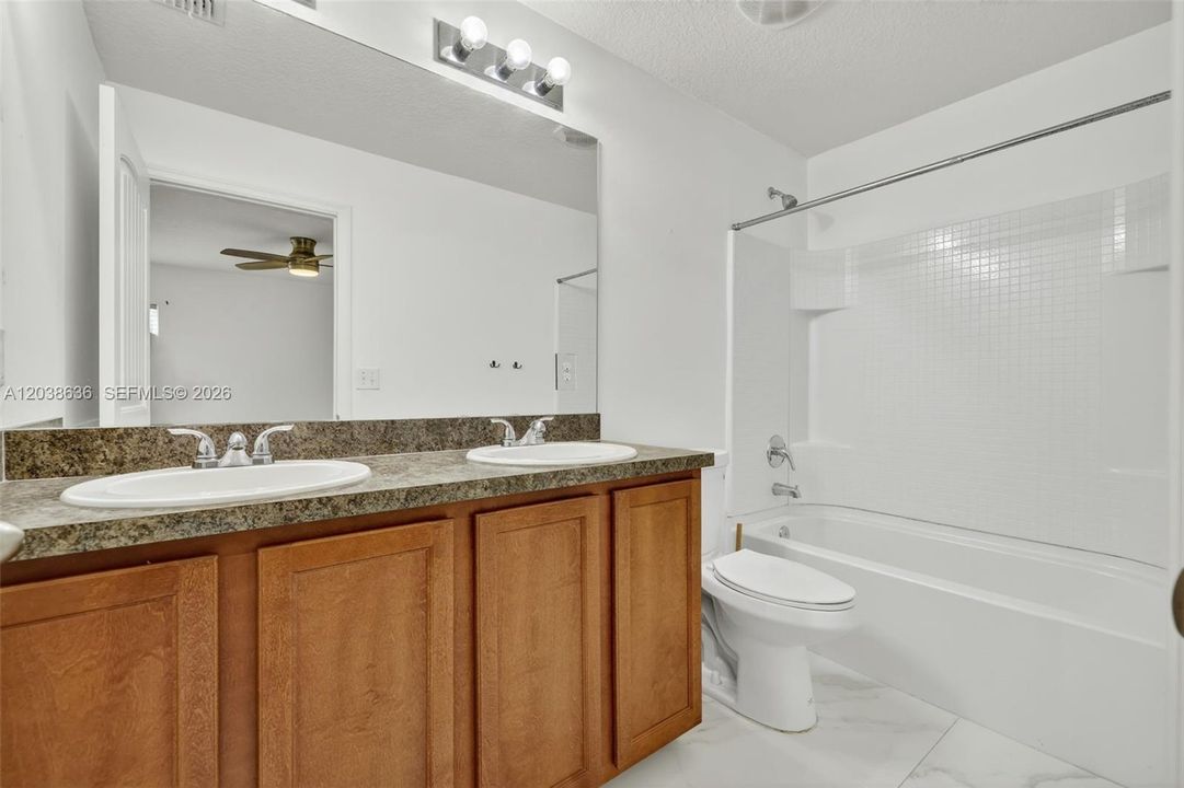 For Sale: $345,000 (3 beds, 2 baths, 1236 Square Feet)