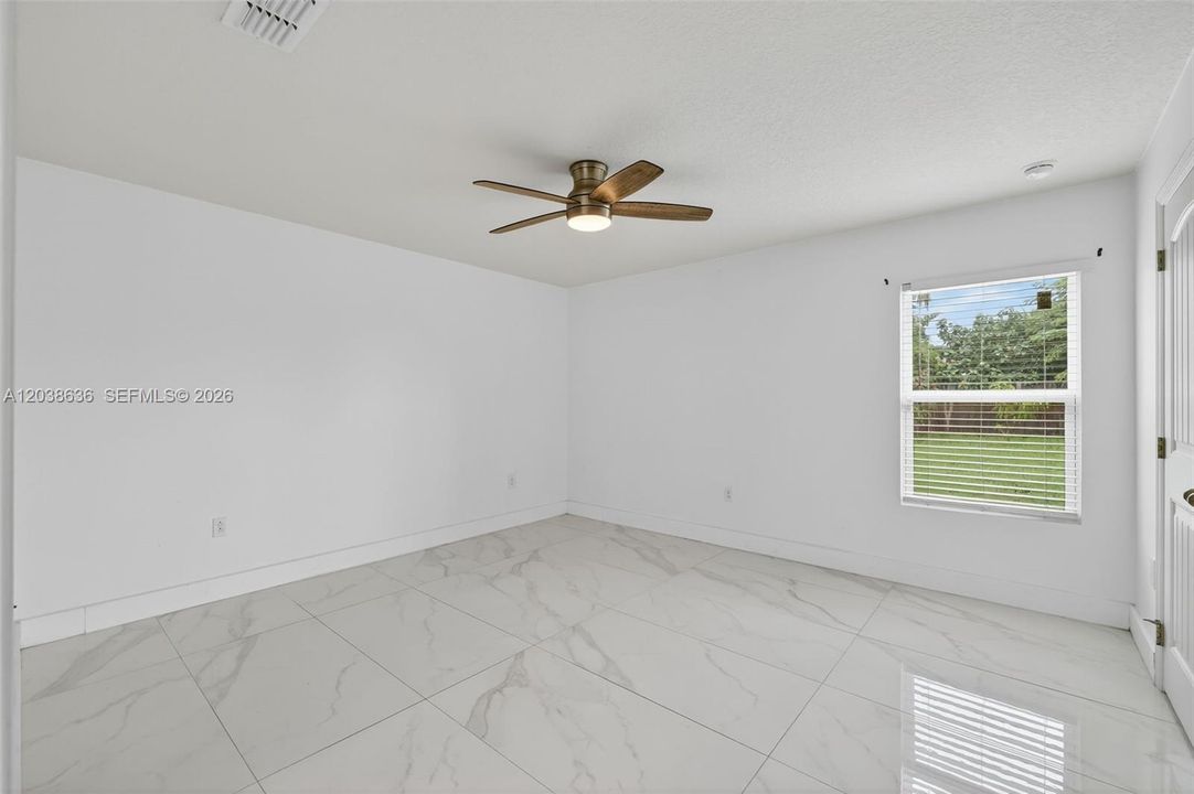 For Sale: $345,000 (3 beds, 2 baths, 1236 Square Feet)