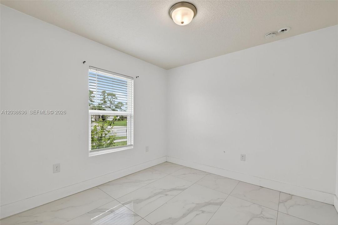 For Sale: $345,000 (3 beds, 2 baths, 1236 Square Feet)