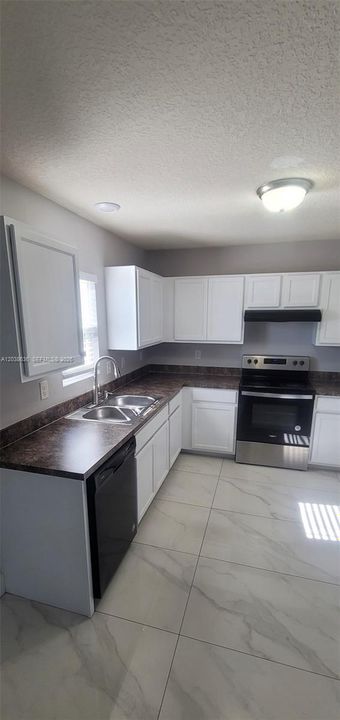 For Sale: $345,000 (3 beds, 2 baths, 1236 Square Feet)
