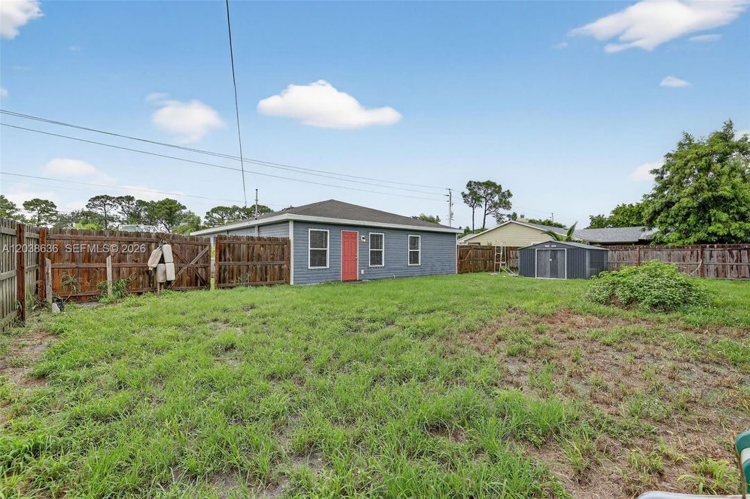 For Sale: $345,000 (3 beds, 2 baths, 1236 Square Feet)