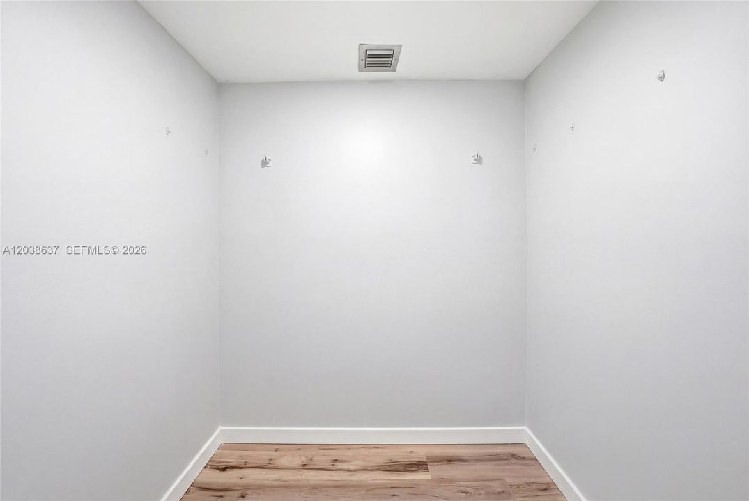 На продажу: $205,000 (2 спален, 2 ванн, 1050 Квадратных фут)