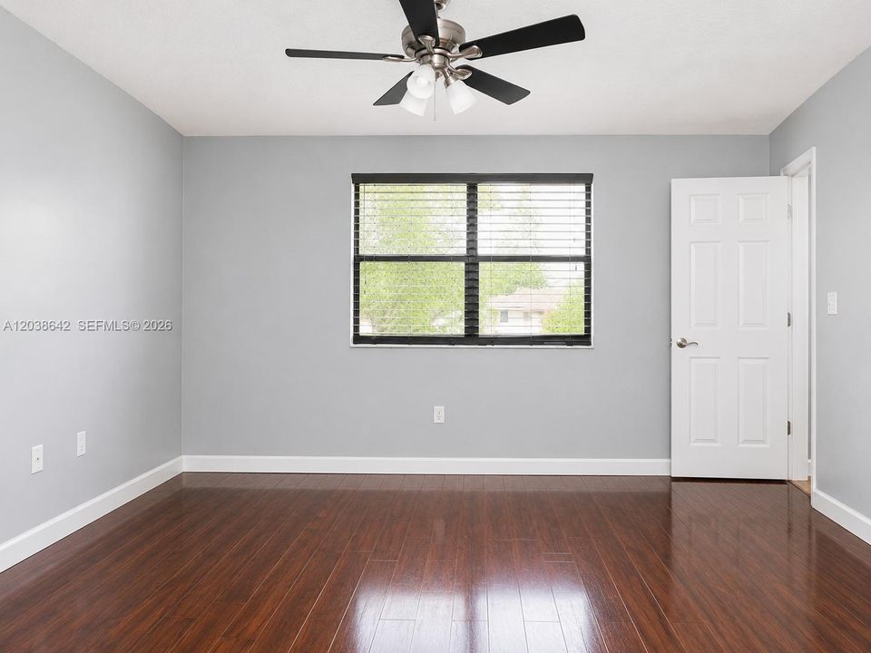 For Rent: $2,900 (3 beds, 2 baths, 1811 Square Feet)