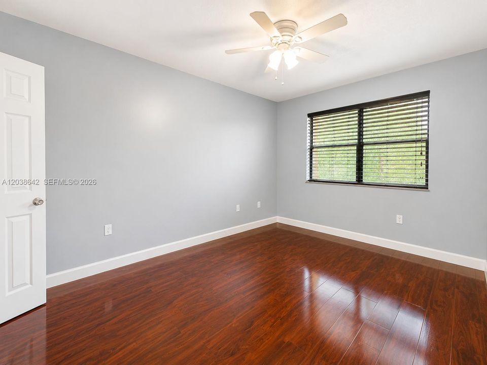 For Rent: $2,900 (3 beds, 2 baths, 1811 Square Feet)